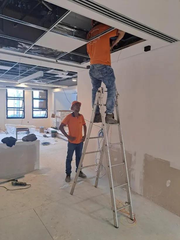 Instalação de forro técnico